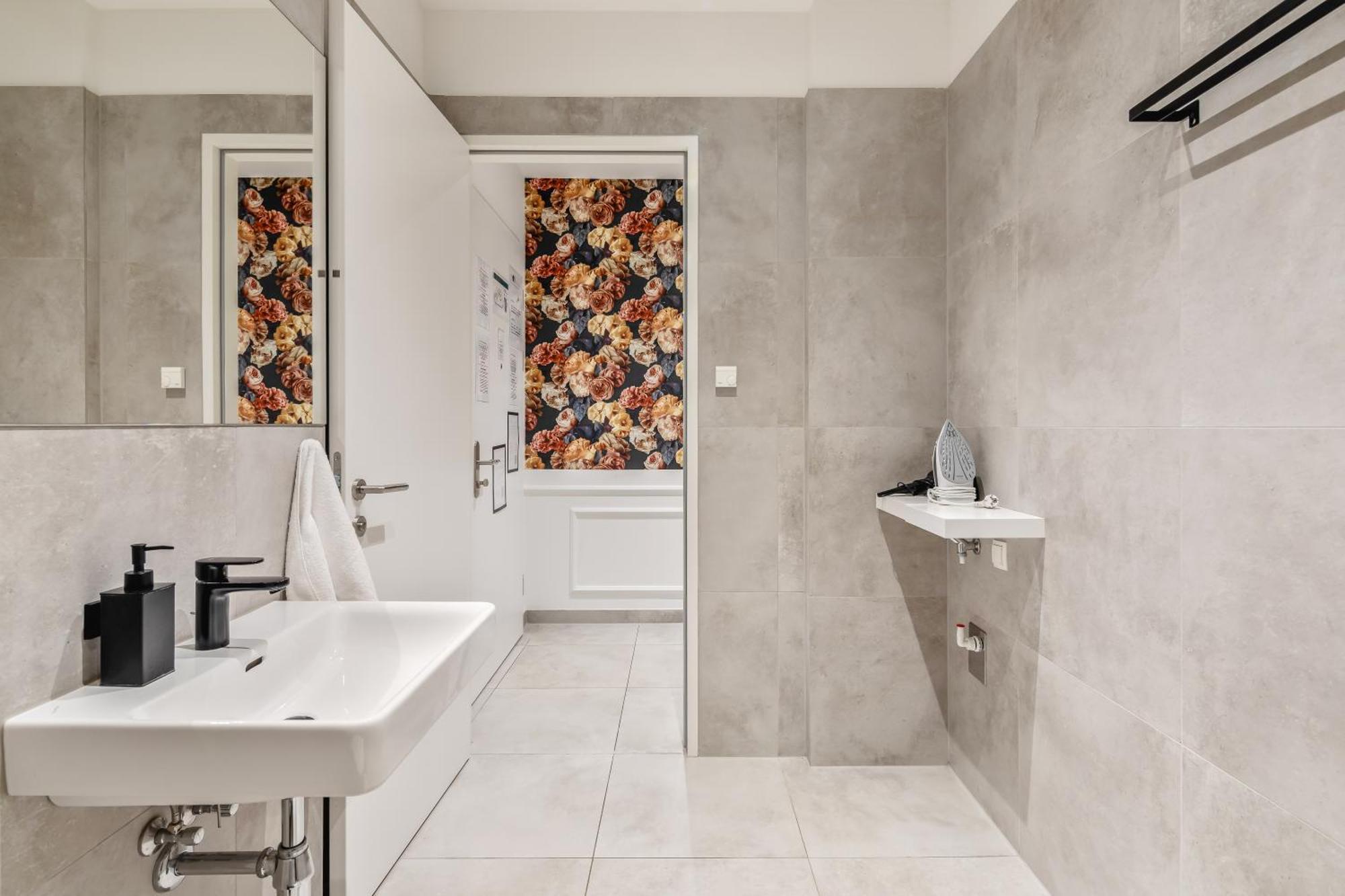 Stylish Flower Power Studio - Close To City Center & Public Transport - Ac & Wifi Vienna Exterior photo