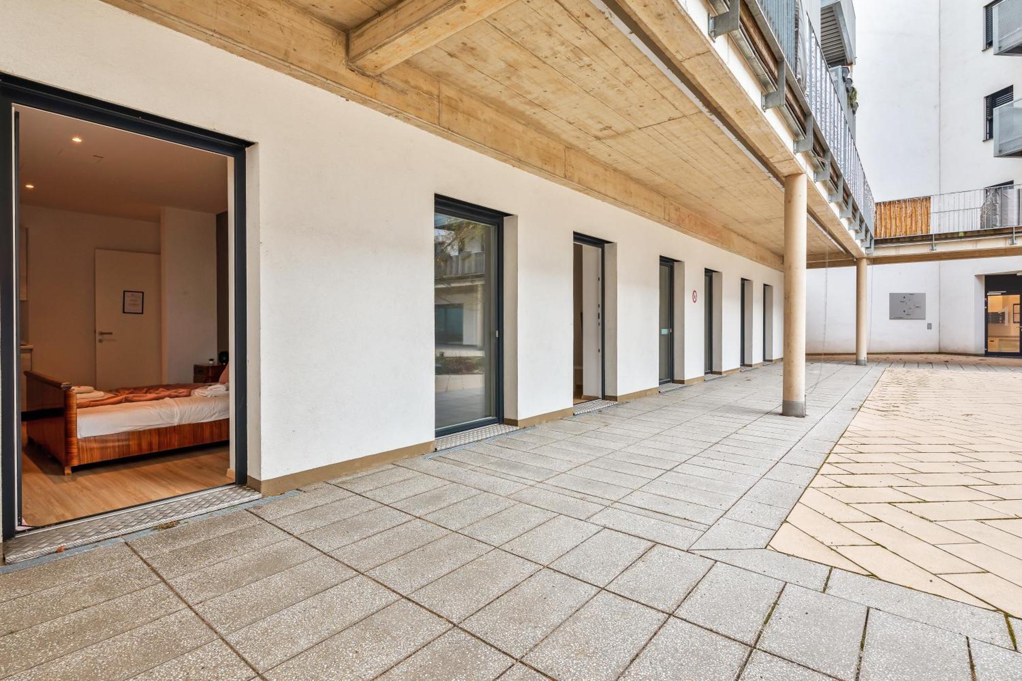 Stylish Flower Power Studio - Close To City Center & Public Transport - Ac & Wifi Vienna Exterior photo